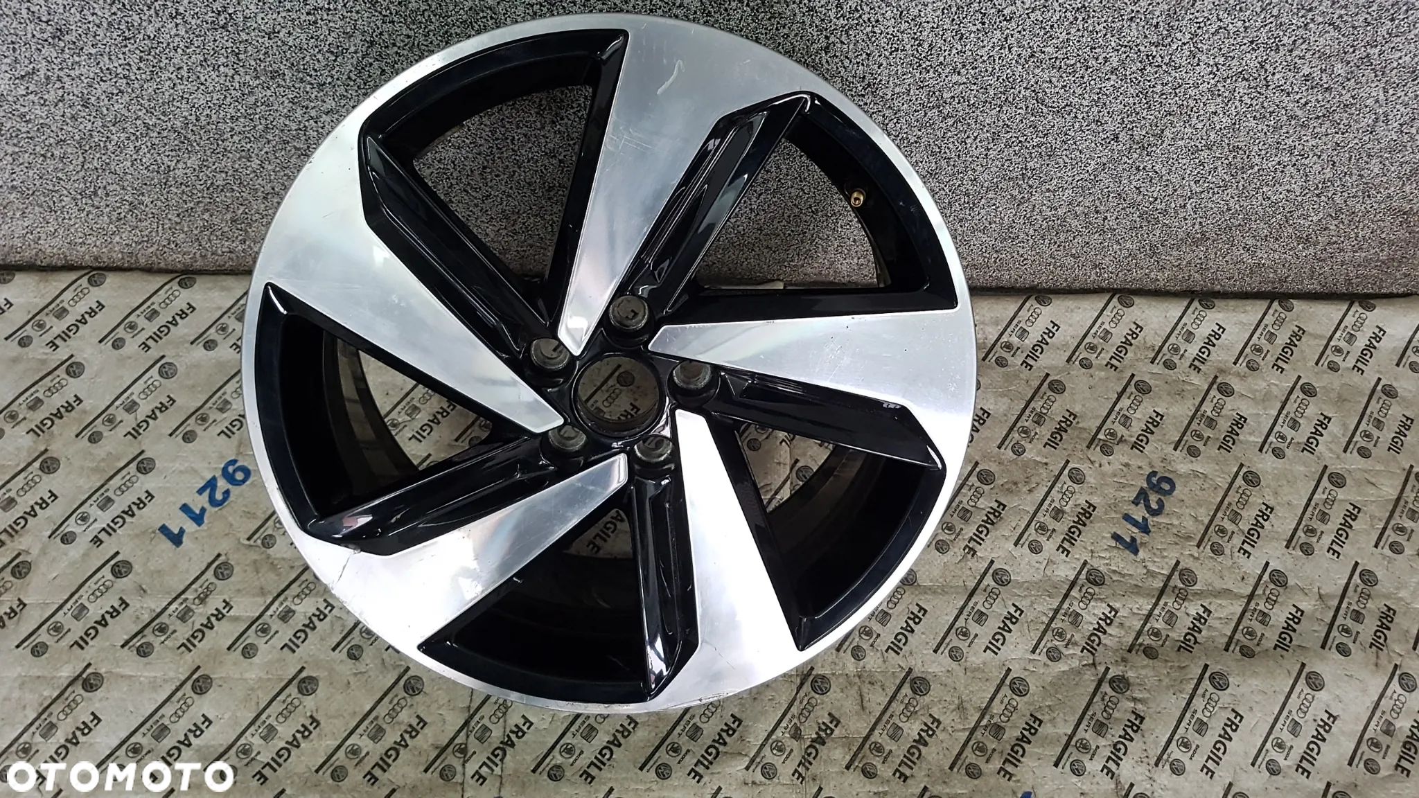 FELGA VW POLO  7,5JX17  ET51 5X100  2G0 601025 - 1