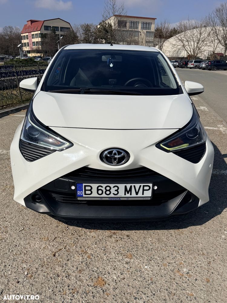 Toyota Aygo 1.0 VVY-I 5 usi X-play - 1
