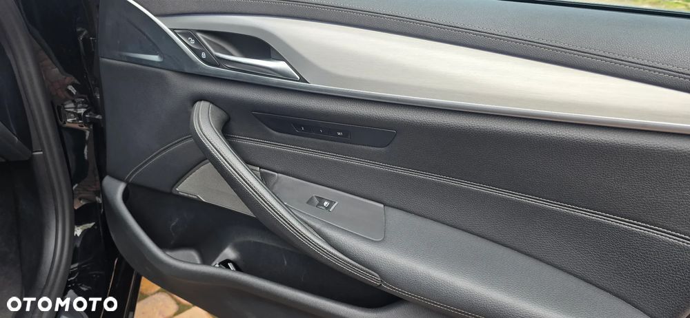 BMW Seria 5 520d Luxury Line - 11