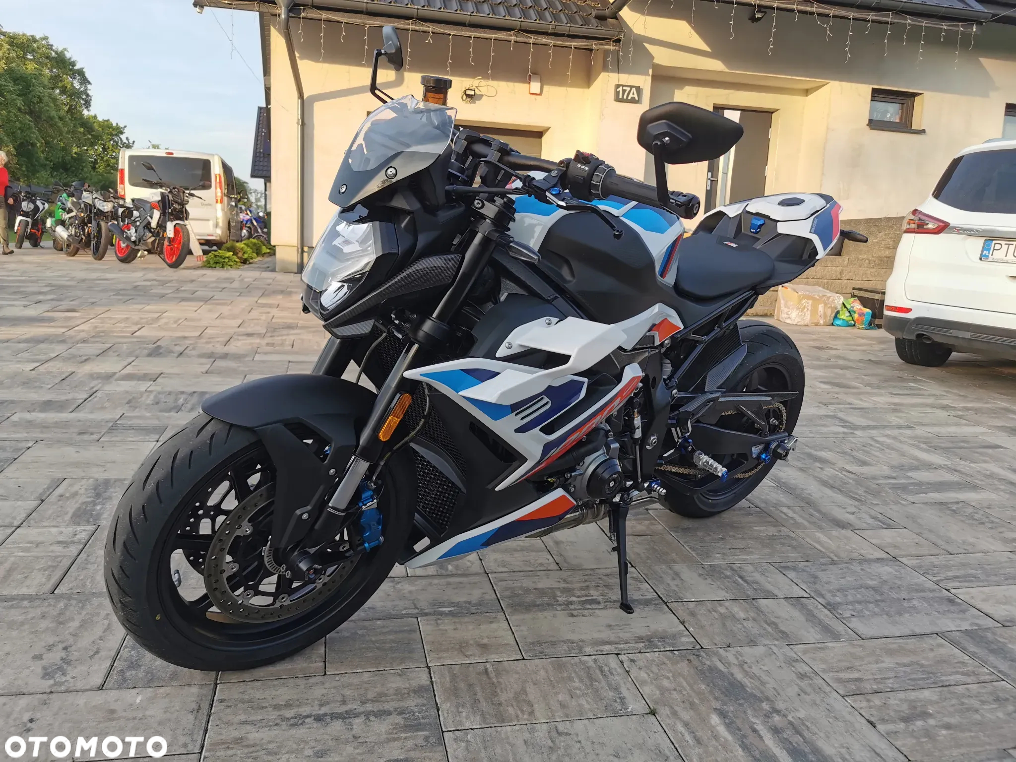 BMW S - 4