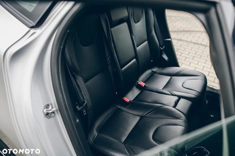 Volvo V40 D2 Drive-E Momentum - 19