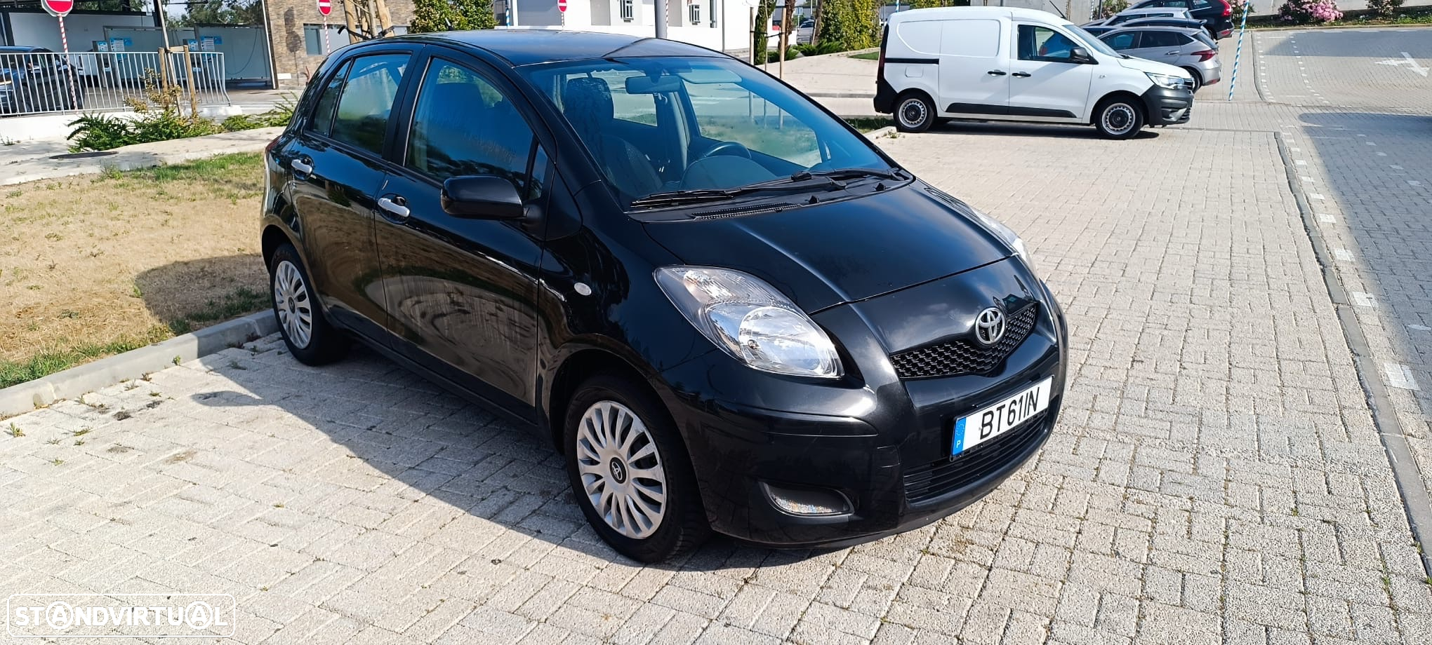 Toyota Yaris 1.0 VVT-i AC - 4