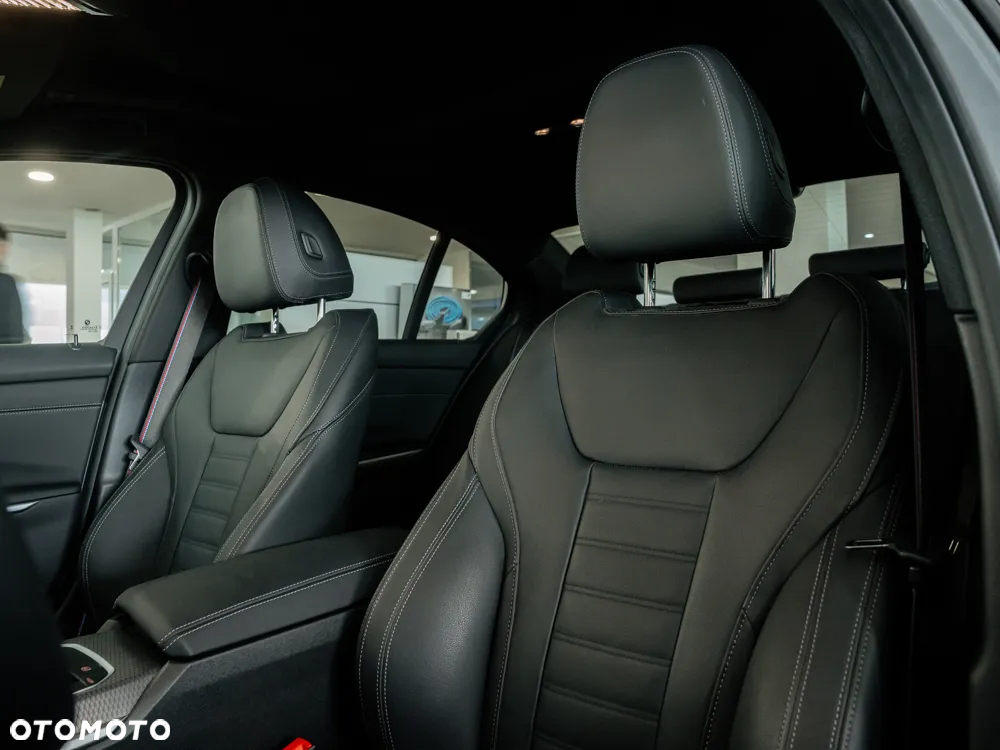 BMW Seria 3 330d xDrive - 11