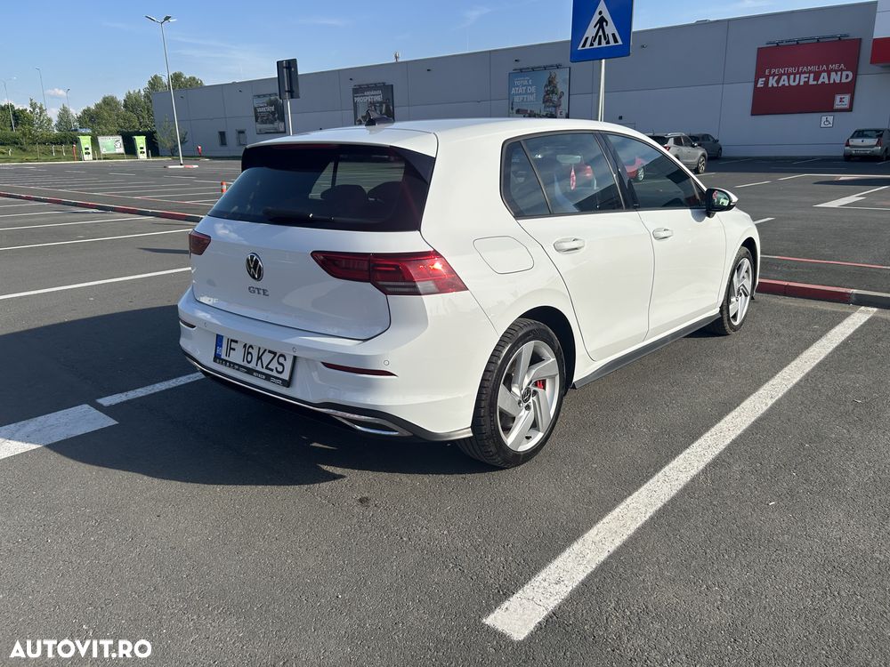 Volkswagen Golf - 6