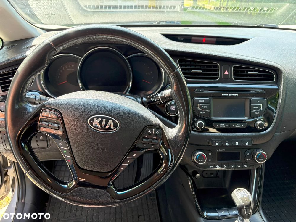 Kia Ceed - 8