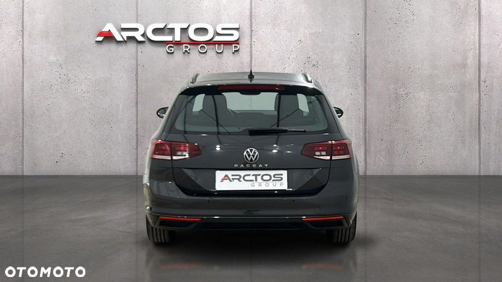 Volkswagen Passat - 4