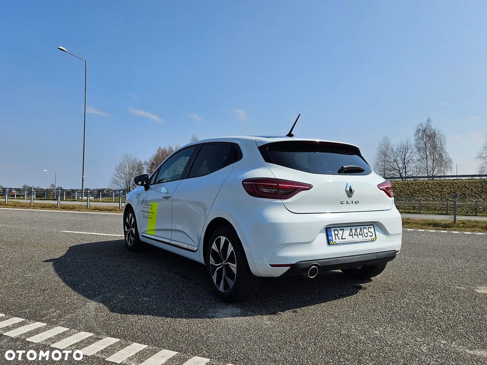 Renault Clio - 17