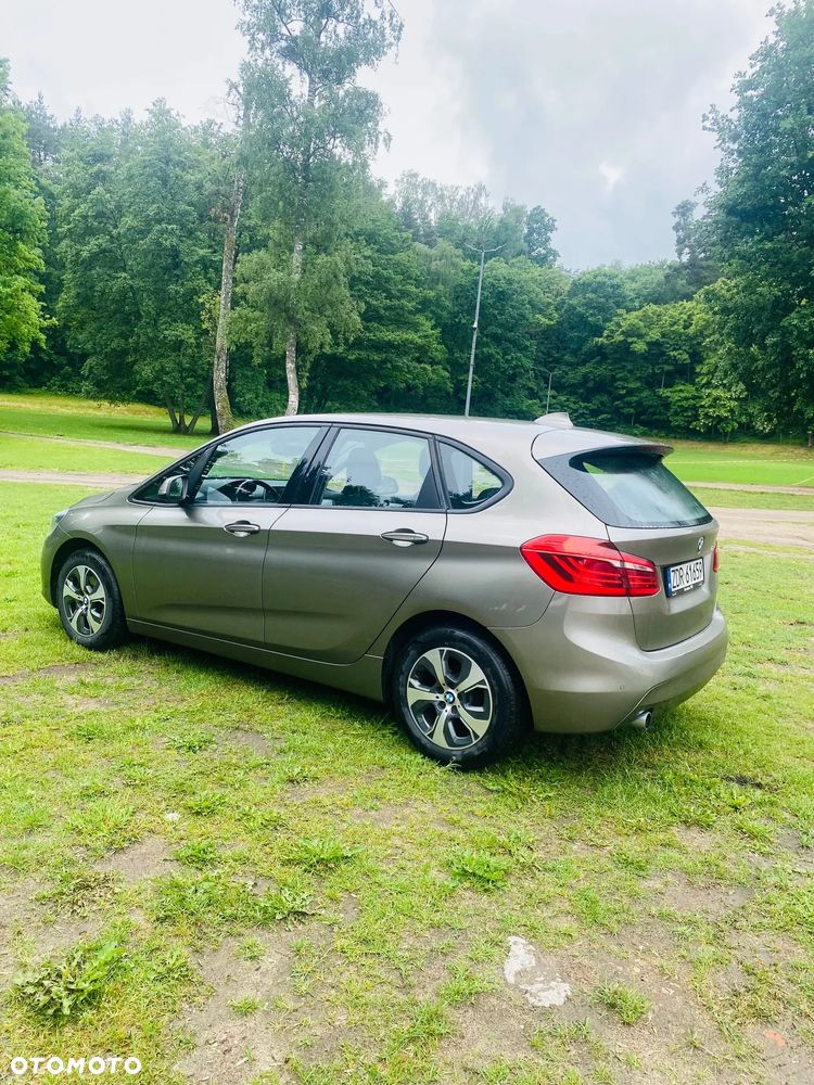 BMW Seria 2 218d - 6