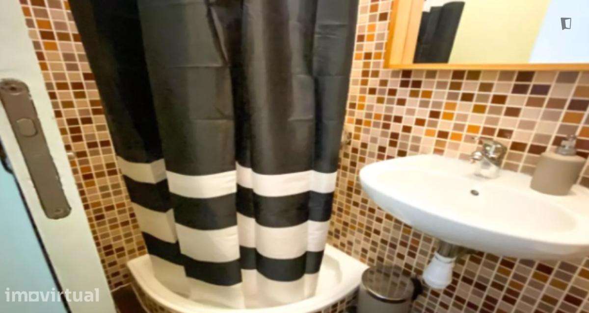 Quarto - localizado em Arroios Lisbon - Grande imagem: 5/7