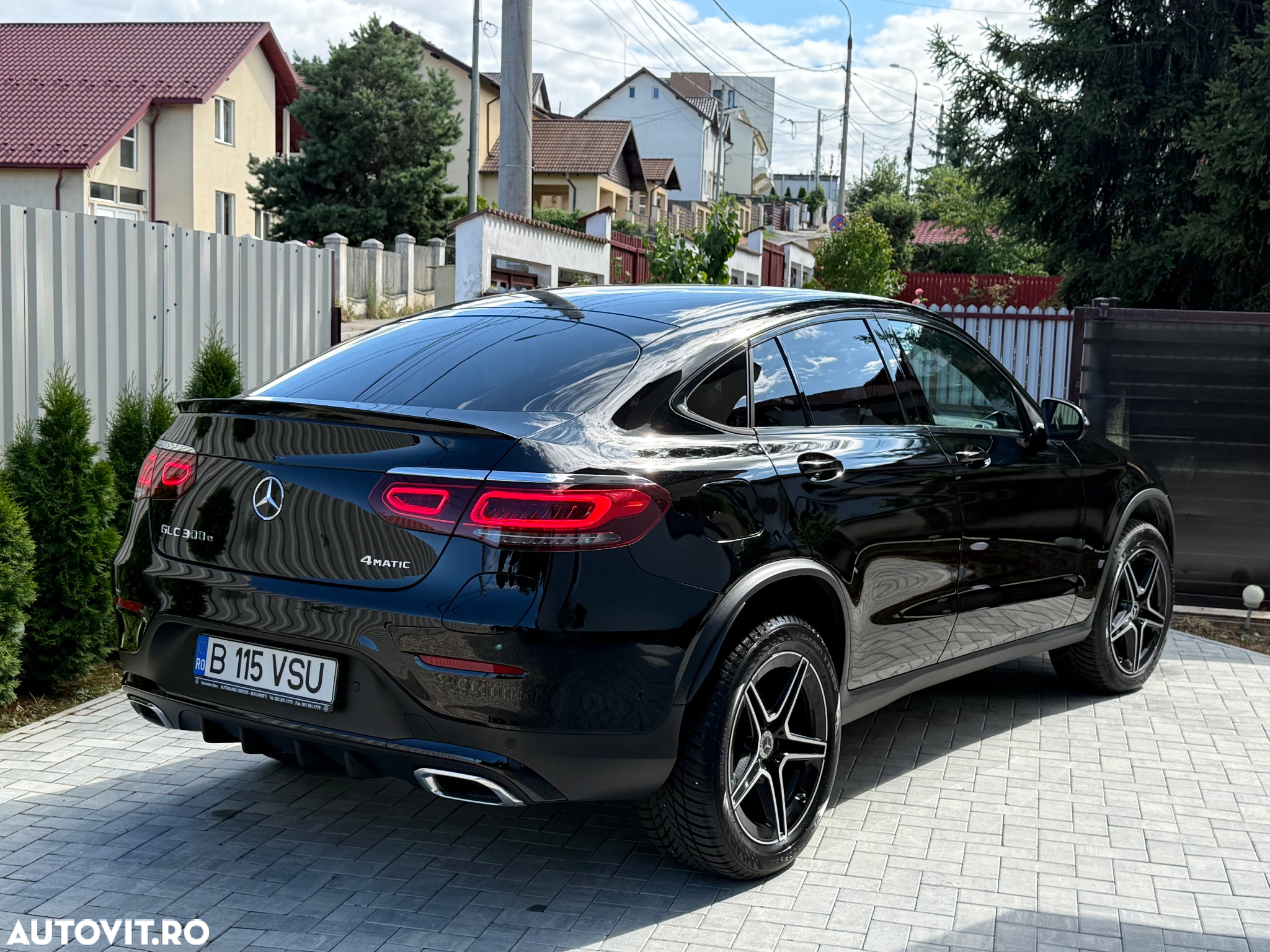 Mercedes-Benz GLC Coupe 300 e 4Matic 9G-TRONIC AMG Line - 4