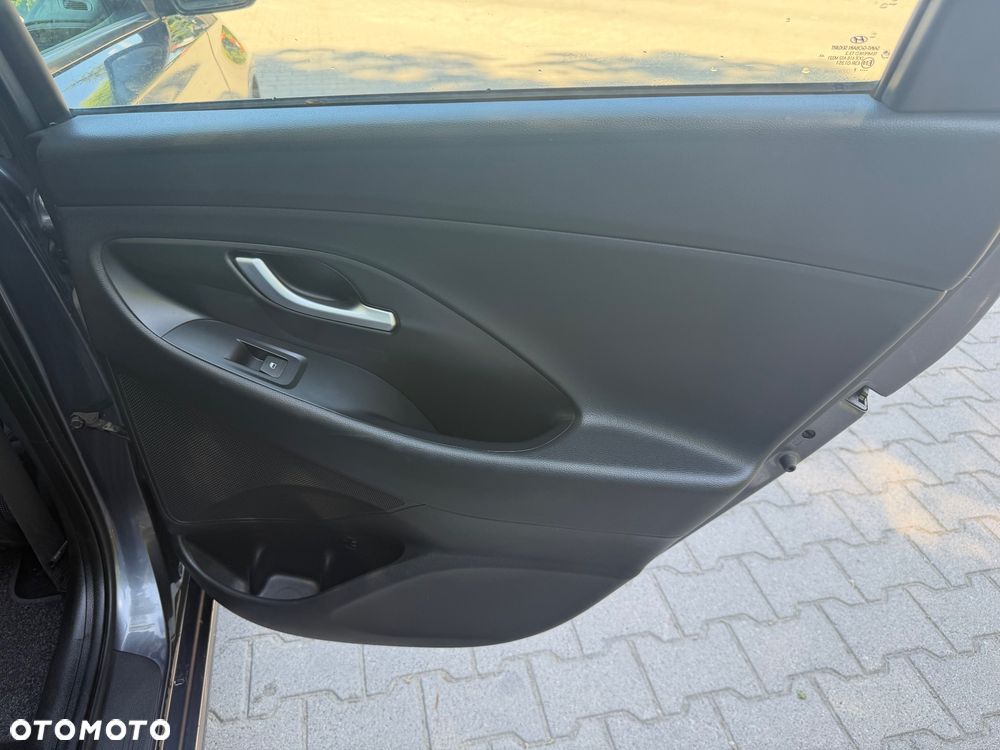 Hyundai i30 1.4 Classic + - 15