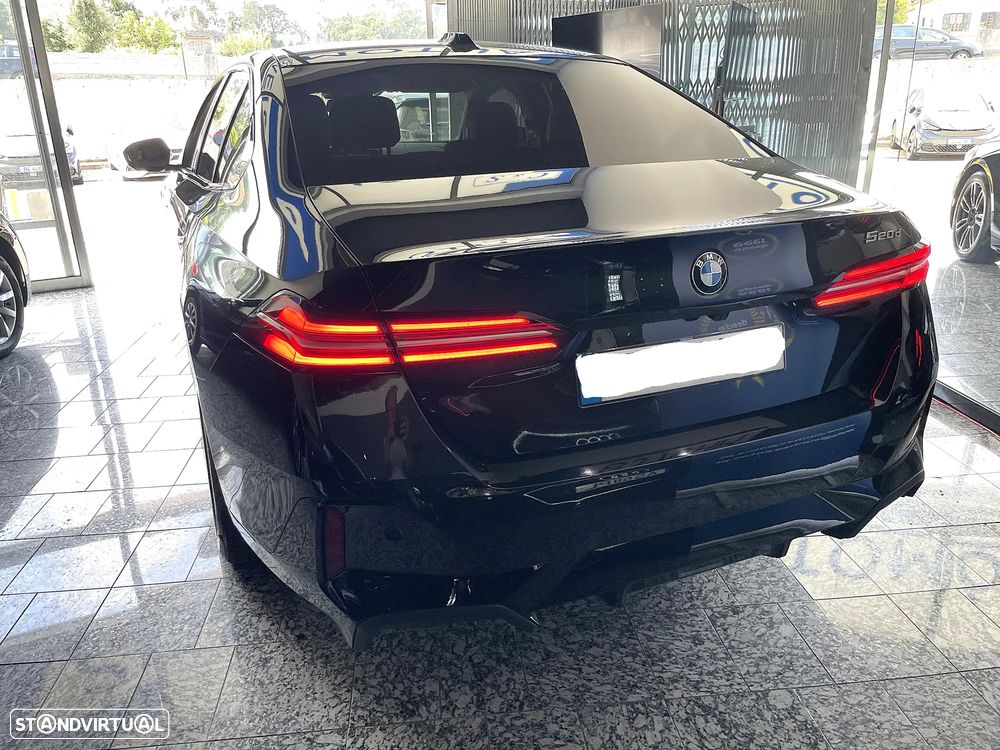 BMW 520 d Pack Desportivo M - 13