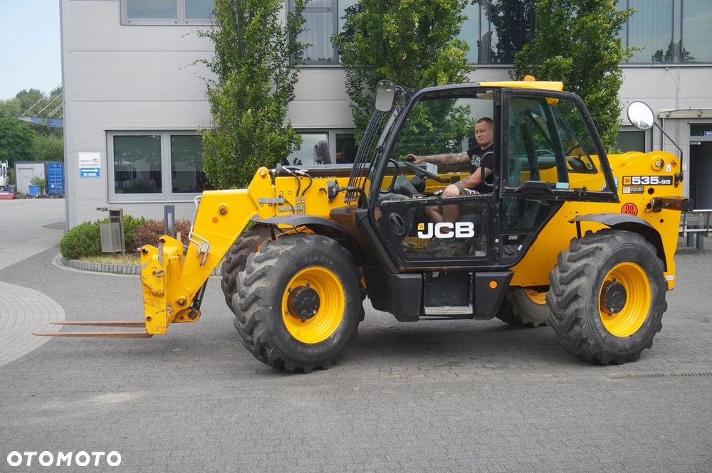 JCB 535-95 / 2021 / 3,5 t / zasięg 9,5 m / joystick - 13