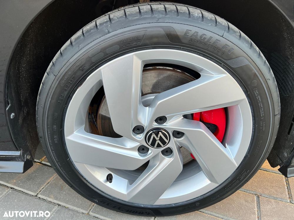Volkswagen Golf - 24