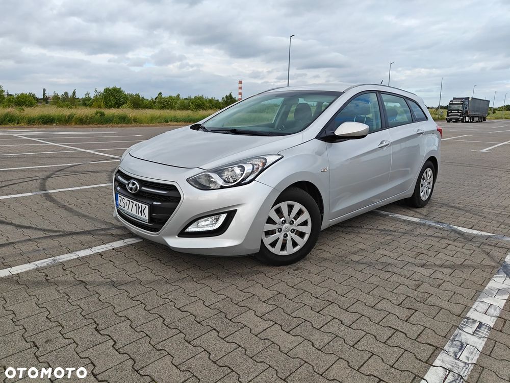 Hyundai i30 1.4 CRDi Classic + - 15