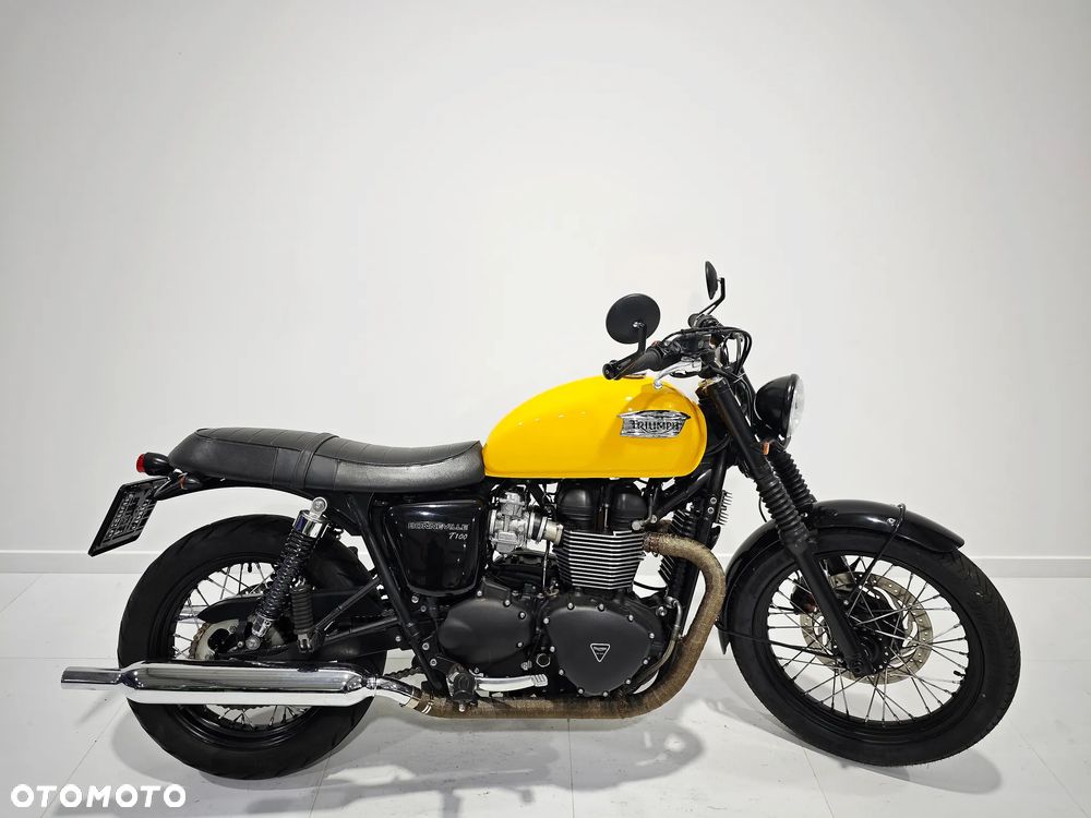 Triumph Bonneville - 1