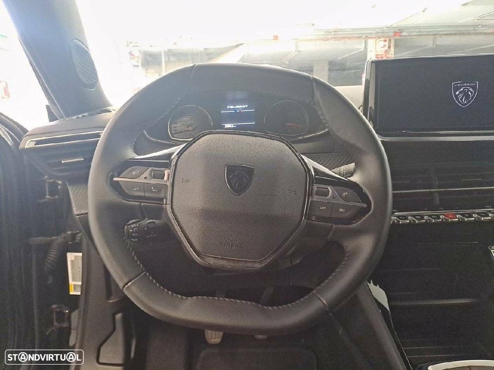 Peugeot 2008 1.2 PureTech Active - 12