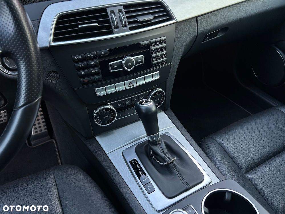 Mercedes-Benz Klasa C 250 CGI BlueEff Avantgarde - 16