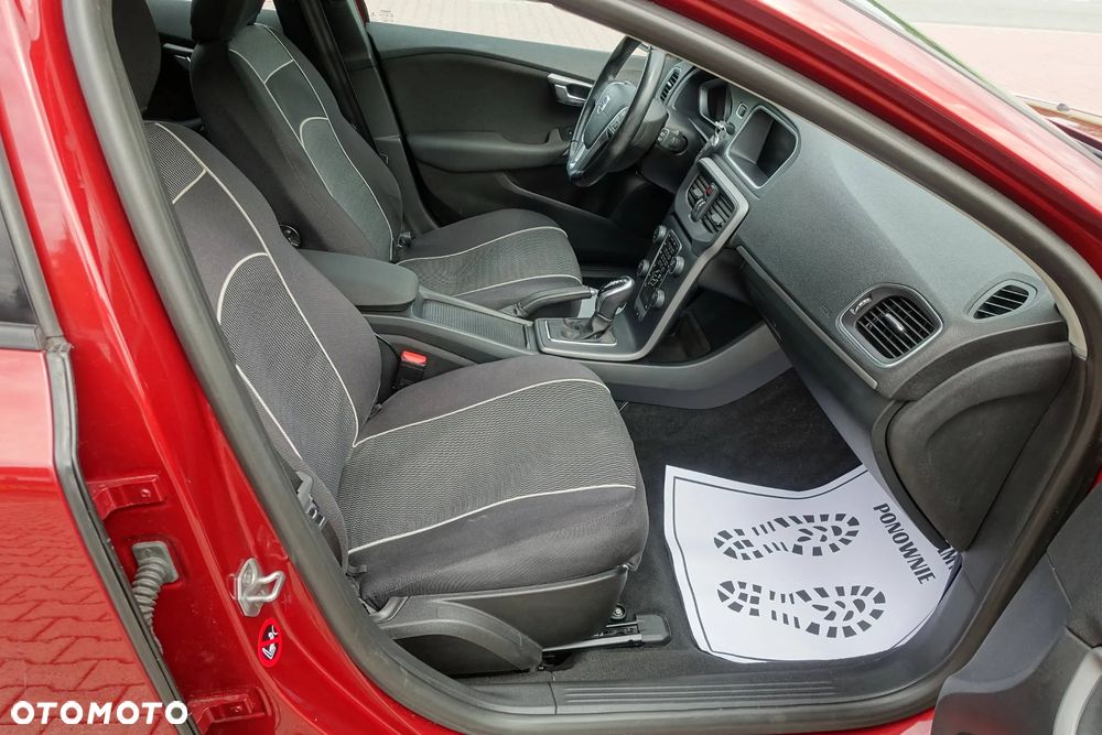 Volvo V40 D2 Momentum - 14