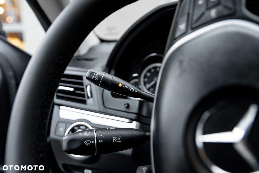 Mercedes-Benz Klasa E - 29