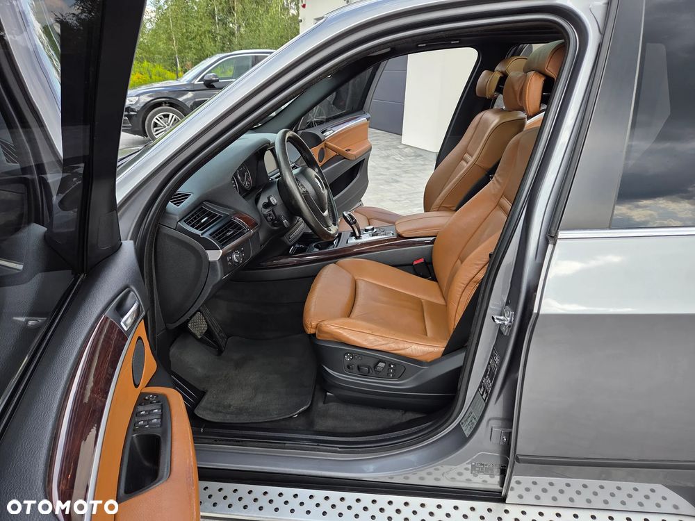BMW X5 xDrive48i - 27