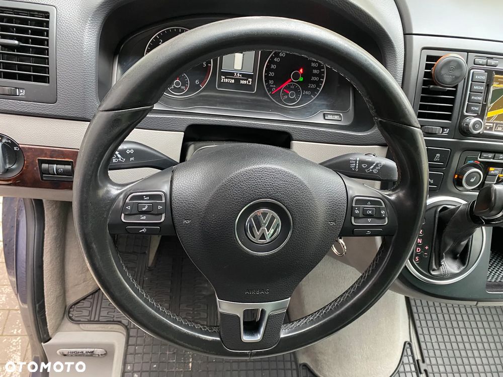 Volkswagen Multivan - 19