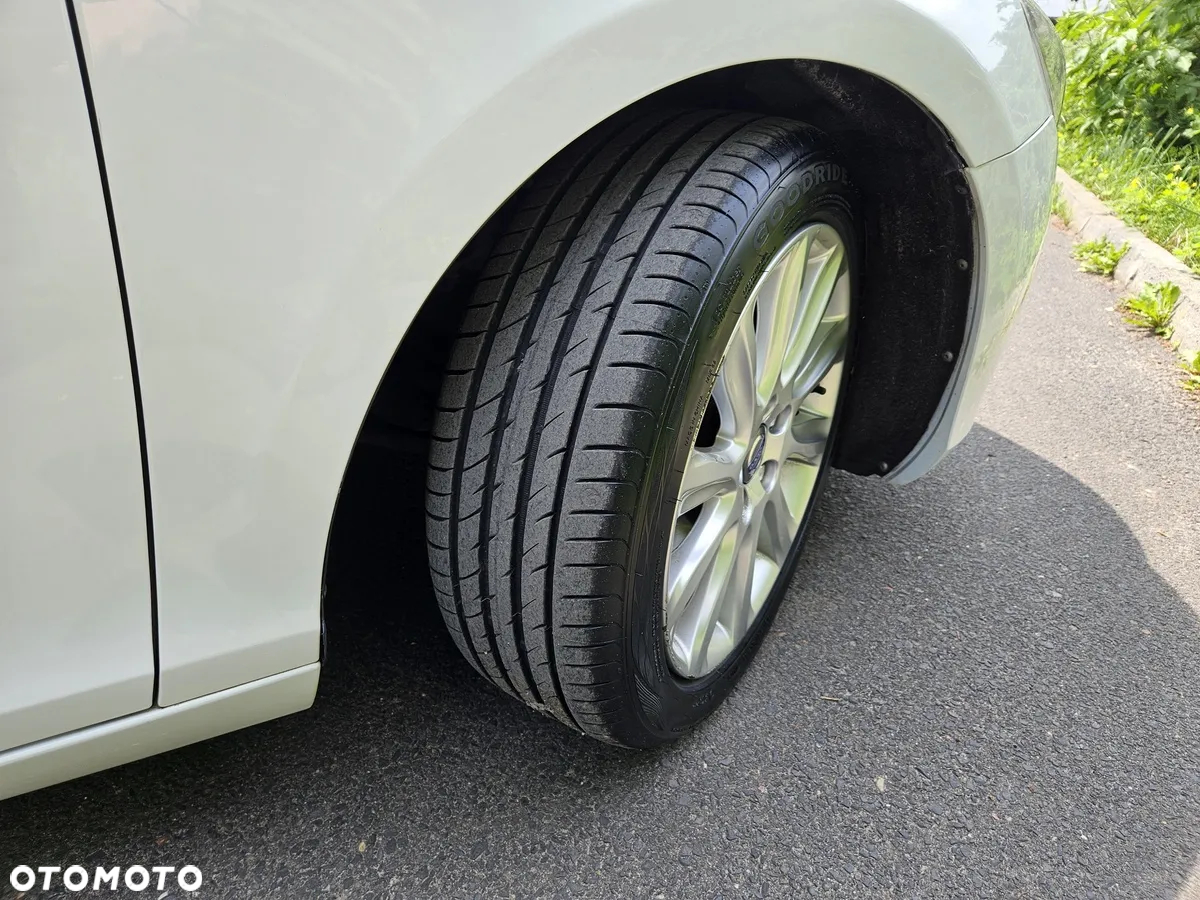 Volvo V40 D2 Momentum - 21