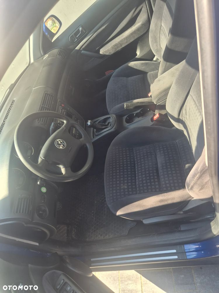 Volkswagen Passat 2.0 Comfortline - 9