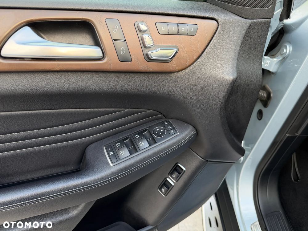 Mercedes-Benz GLE - 28