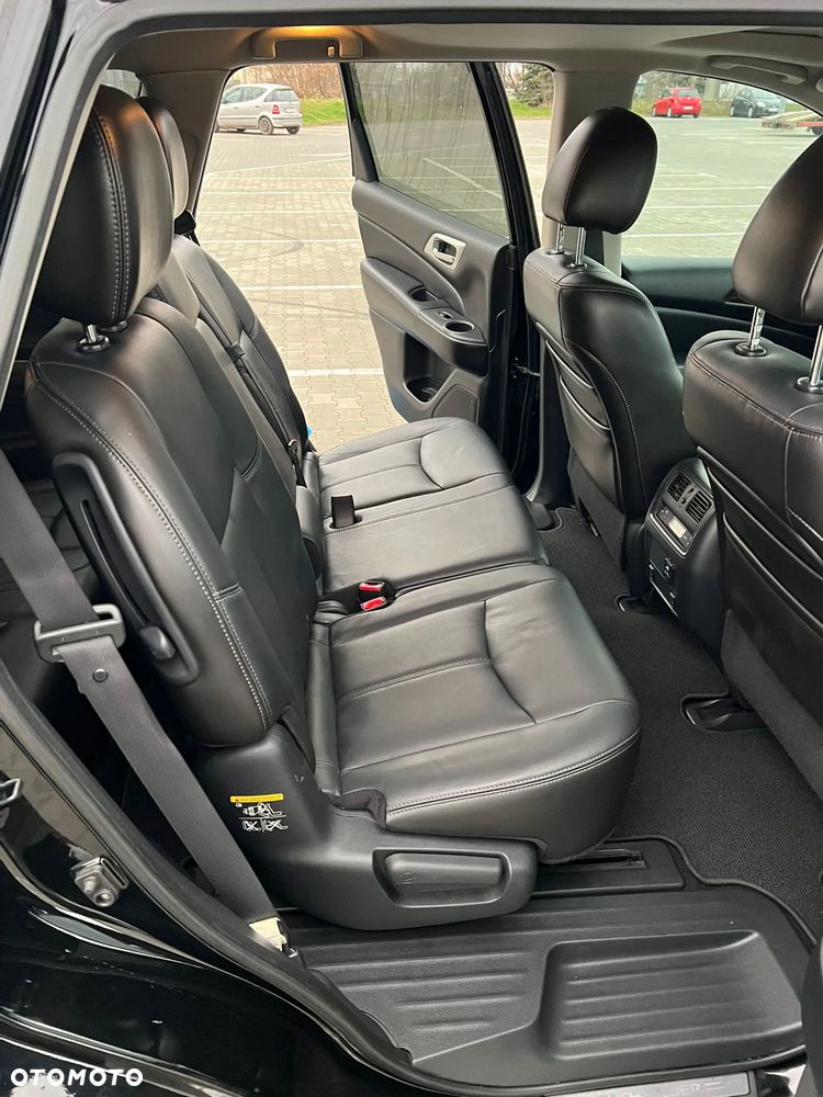 Nissan Pathfinder - 9