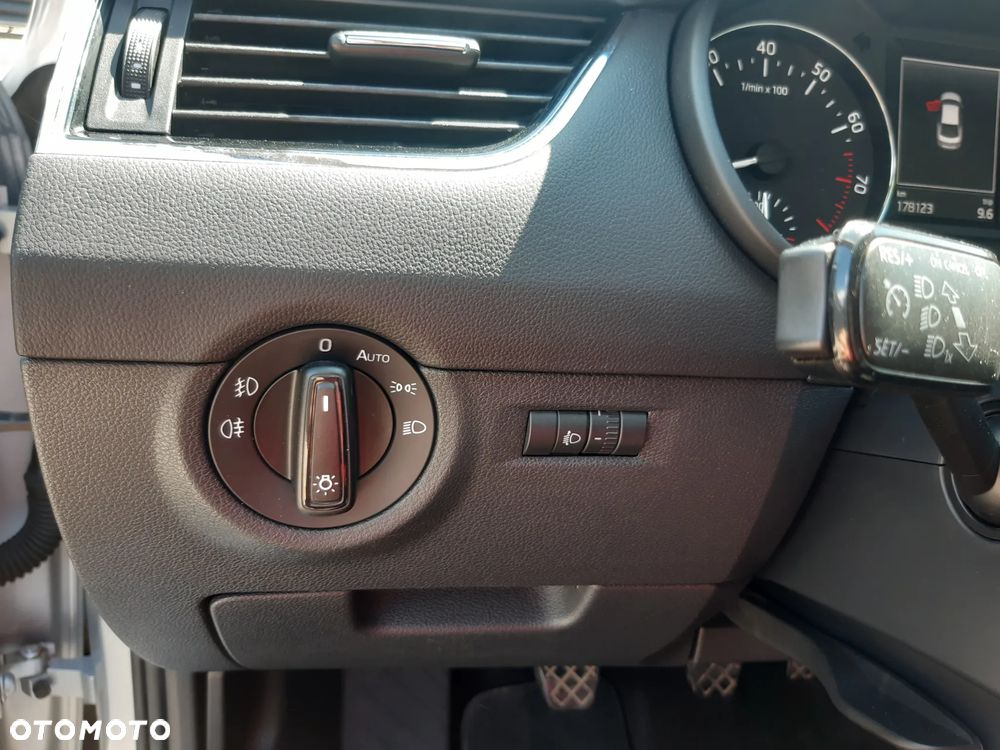 Skoda Octavia 1.4 TSI Elegance - 13