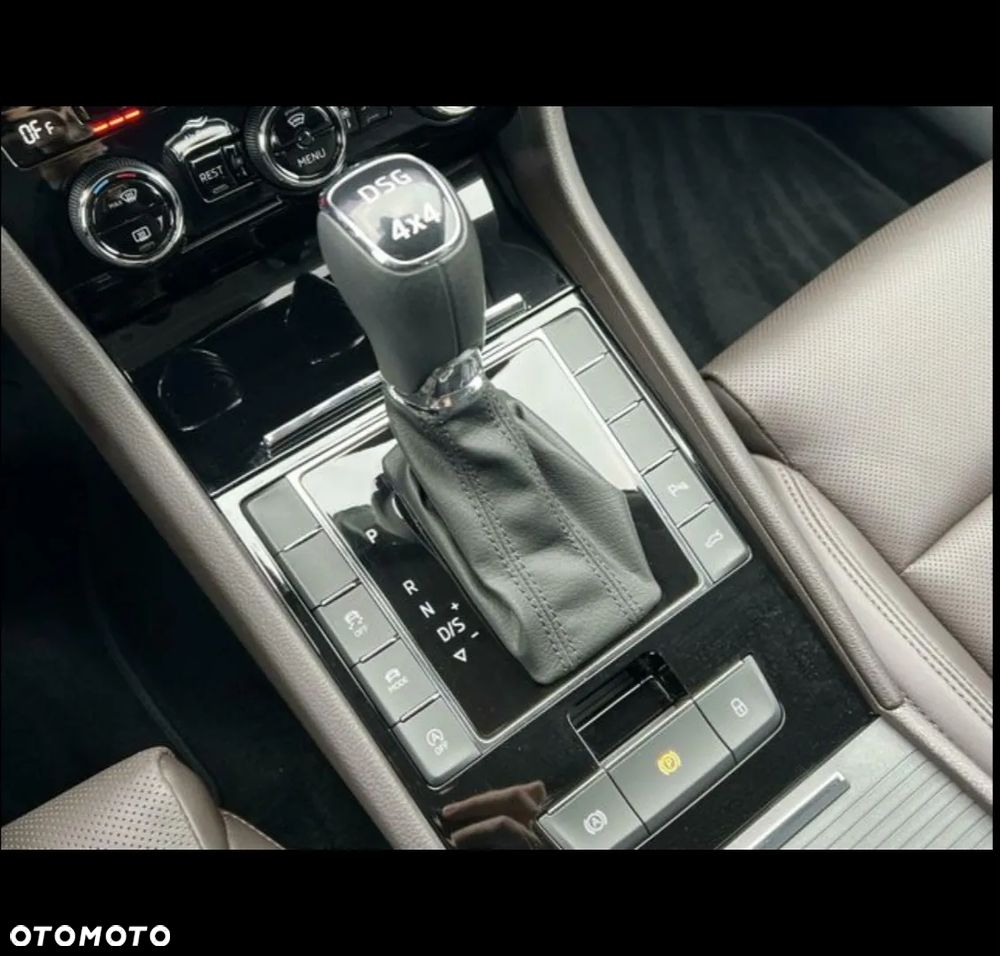 Skoda Superb 2.0 TDI SCR 4x4 L&K DSG - 11