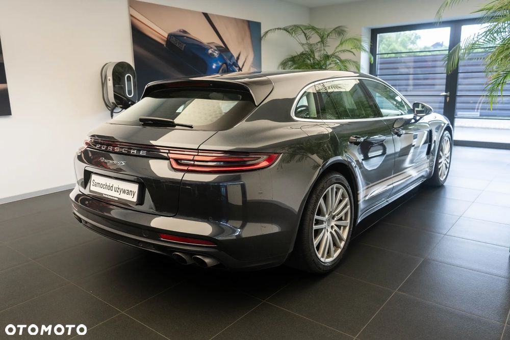 Porsche Panamera 4S - 4