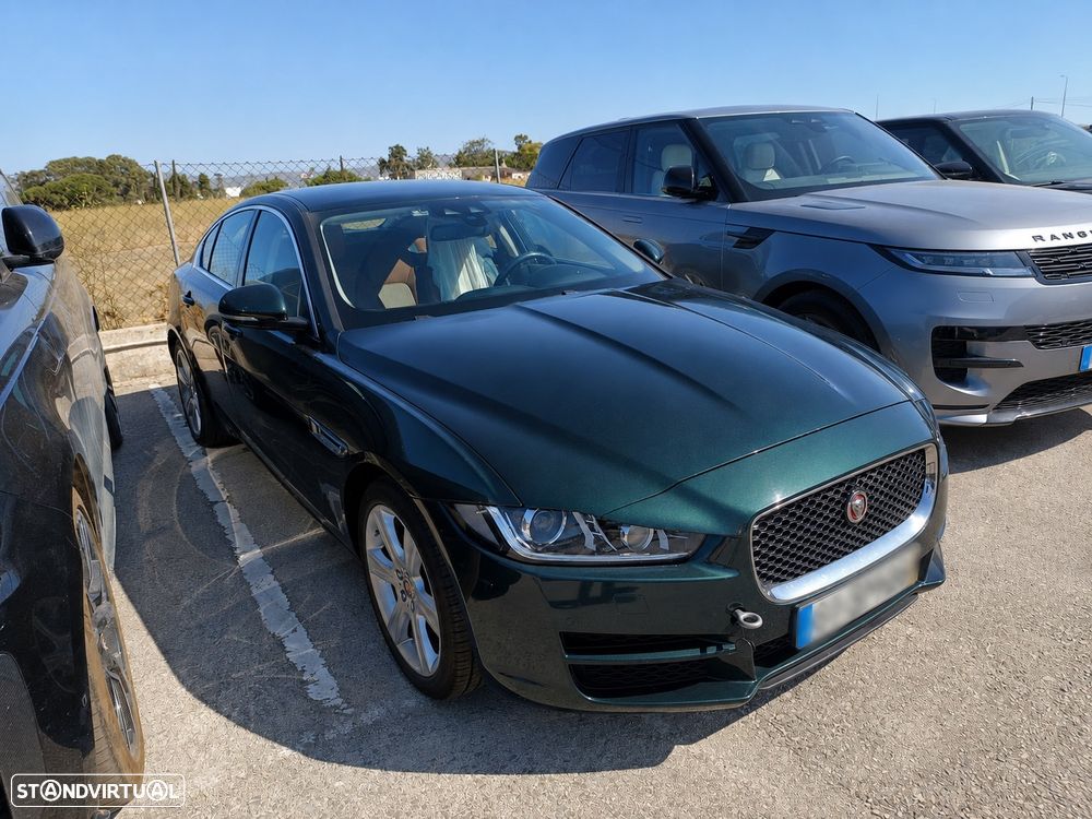 Jaguar XE - 1