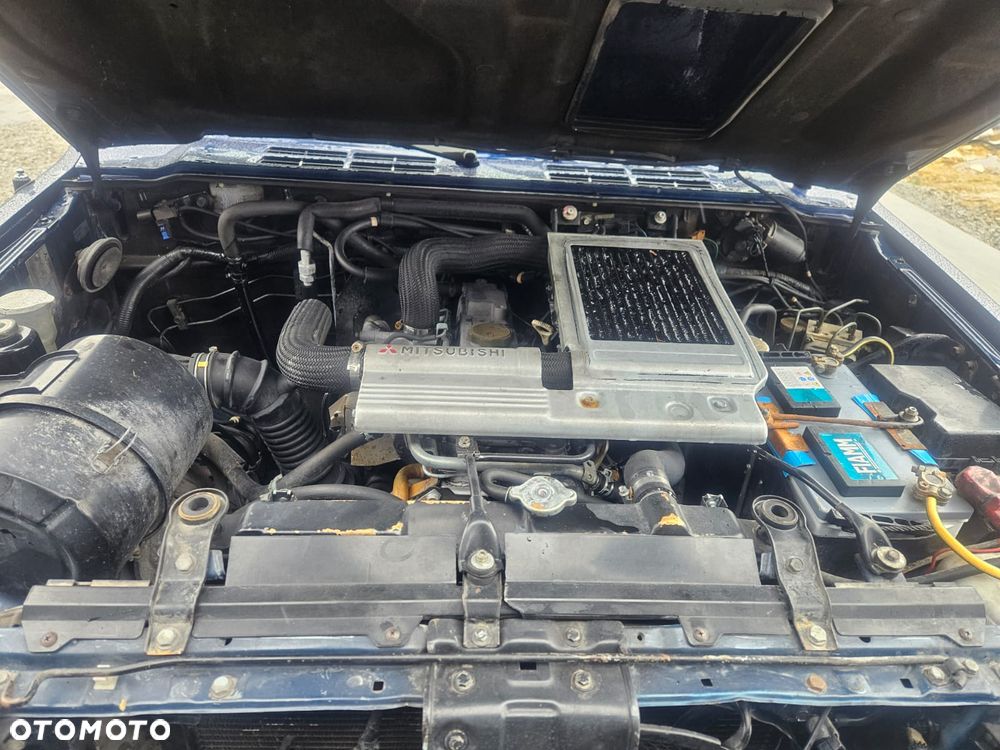 Mitsubishi Pajero - 12