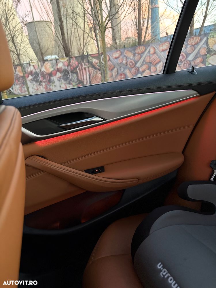 BMW Seria 5 530d xDrive AT MHEV - 18