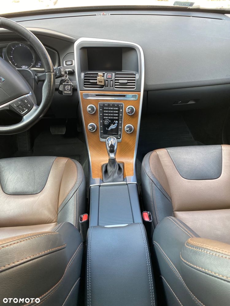 Volvo XC 60 D4 AWD Summum - 4