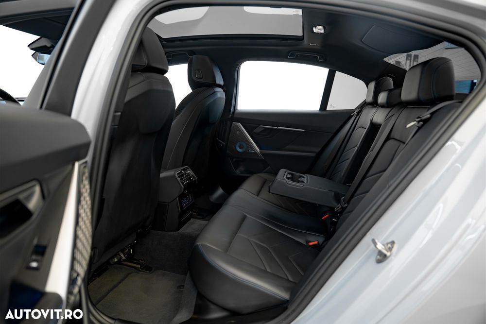 BMW Seria 5 520i AT MHEV - 24
