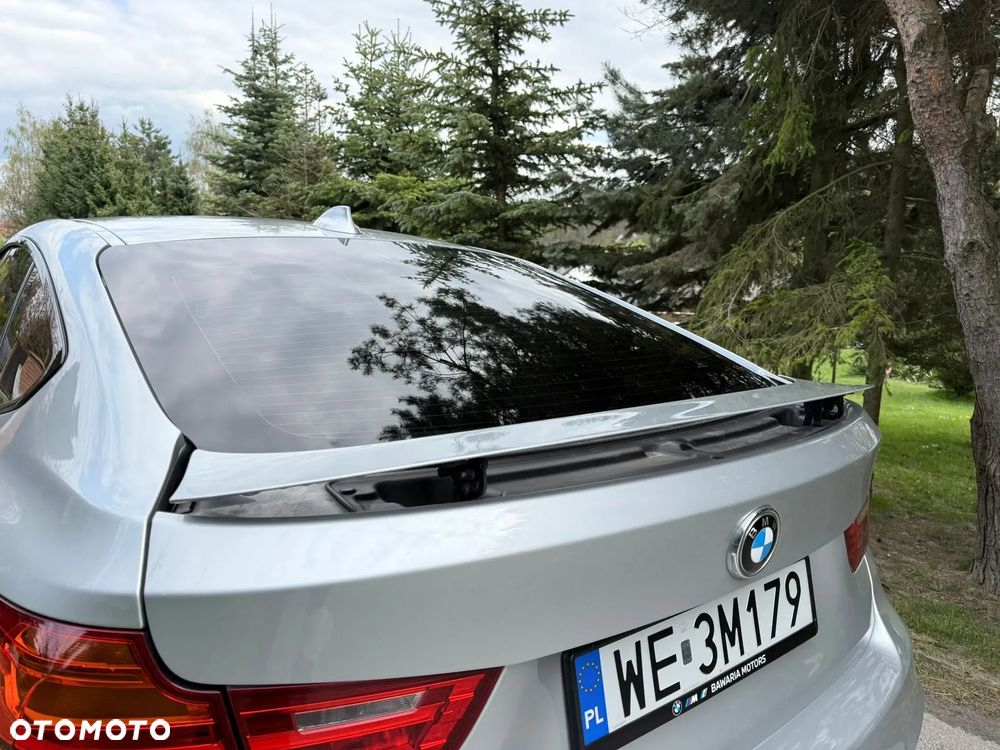 BMW Seria 3 335i xDrive M Sport - 34