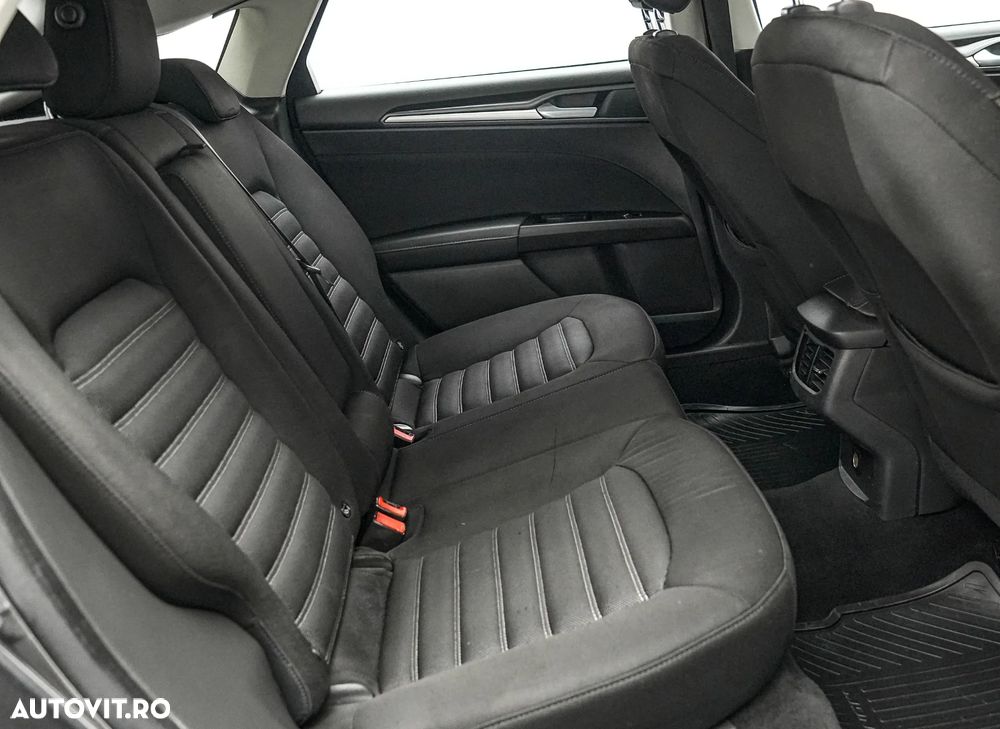 Ford Mondeo 2.0 TDCi Powershift Business - 17