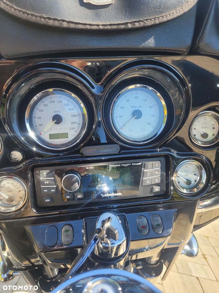 Harley-Davidson Touring Street Glide - 14