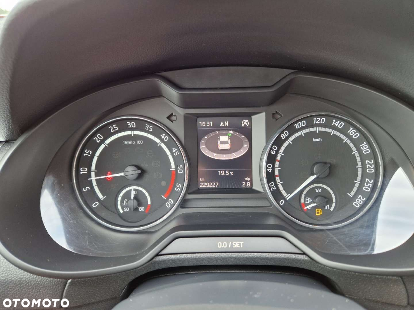 Skoda Octavia Combi 2.0 TDI RS - 12