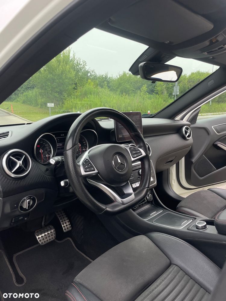 Mercedes-Benz Klasa A 180 7G-DCT AMG Line - 7
