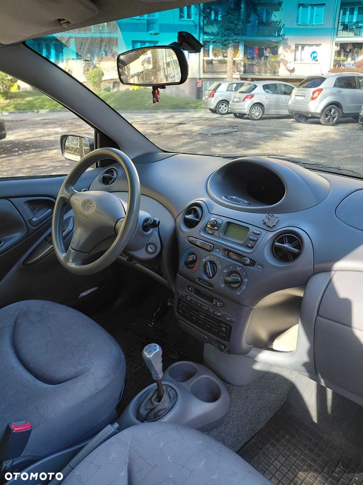 Toyota Yaris - 6