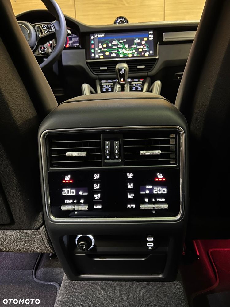 Porsche Cayenne - 29