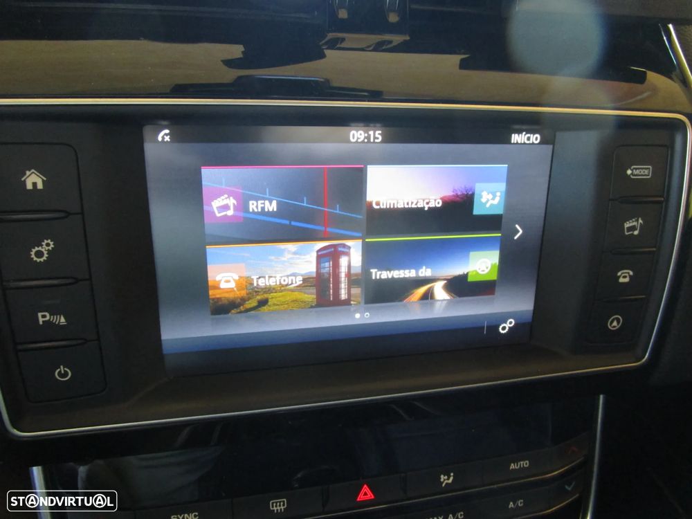 Jaguar XE 2.0 D R-Sport - 27