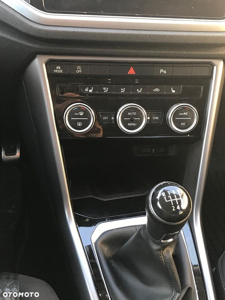 Volkswagen T-Roc - 3