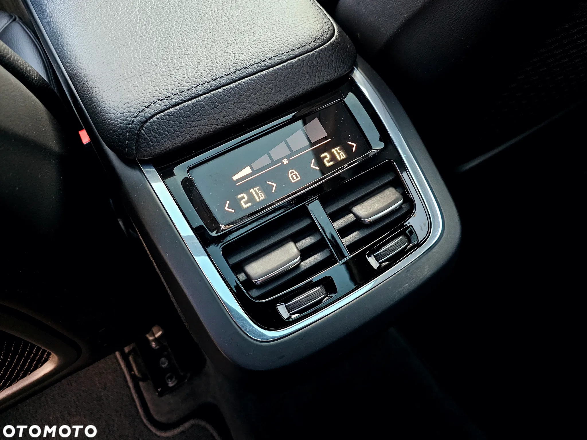 Volvo XC 60 D4 AWD Geartronic Momentum - 27