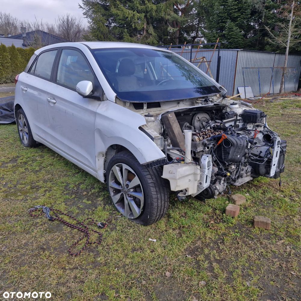 Hyundai i20 1.4 Automatik Style - 4