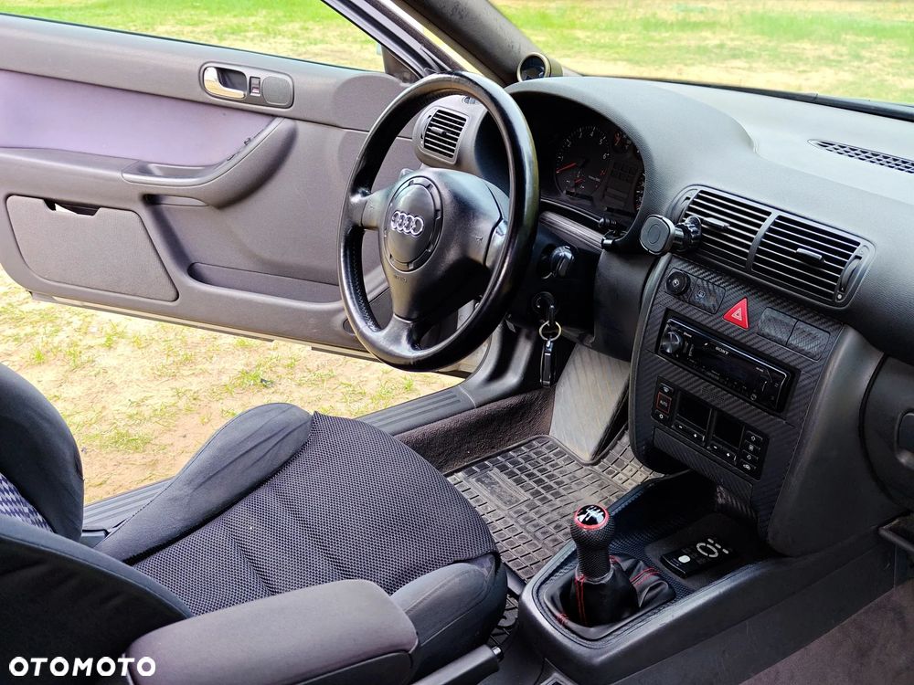 Audi A3 3-drzwiowe 1.8T Attraction - 7